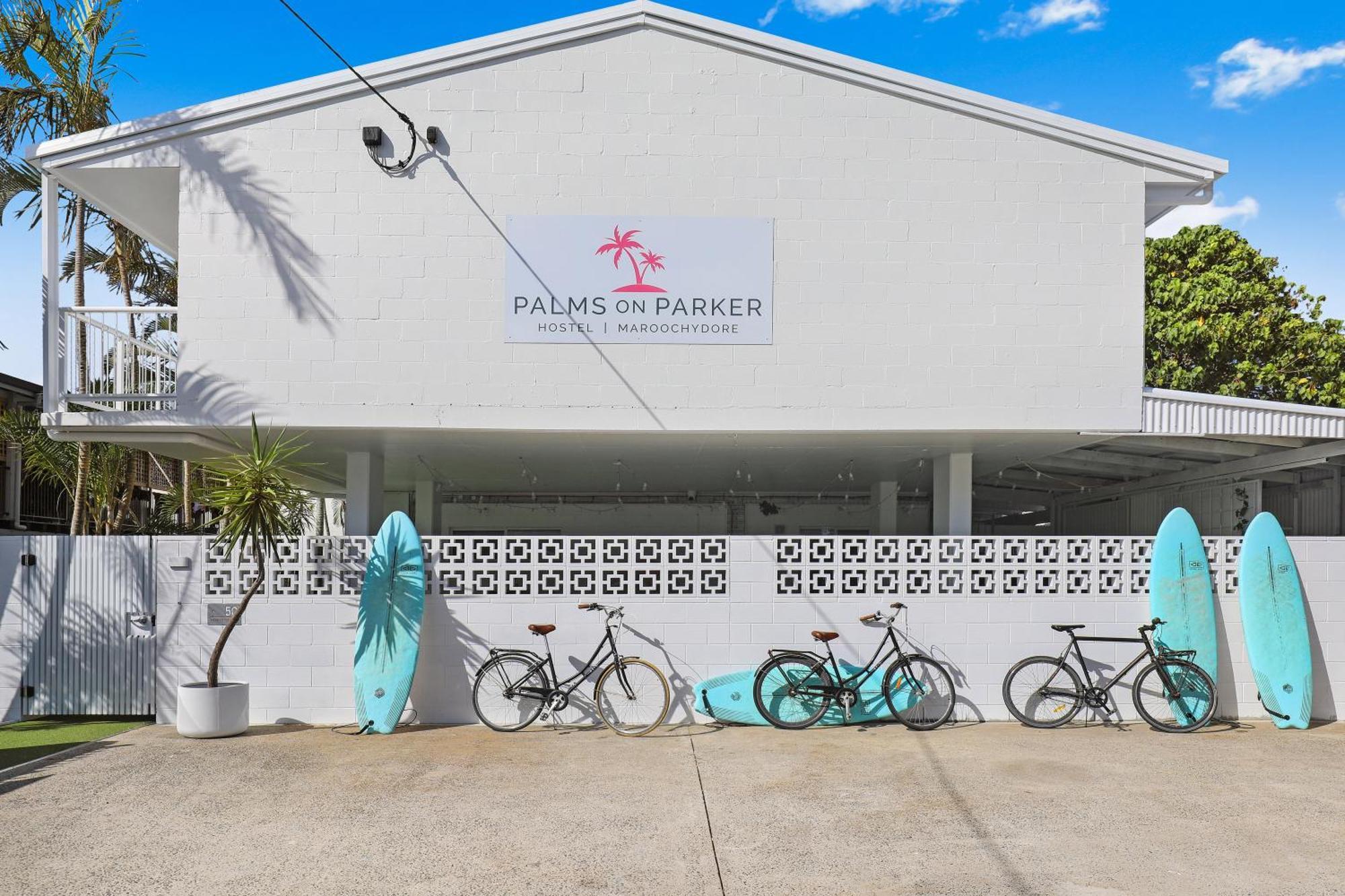 Palms On Parker Hostel Maroochydore Exterior photo