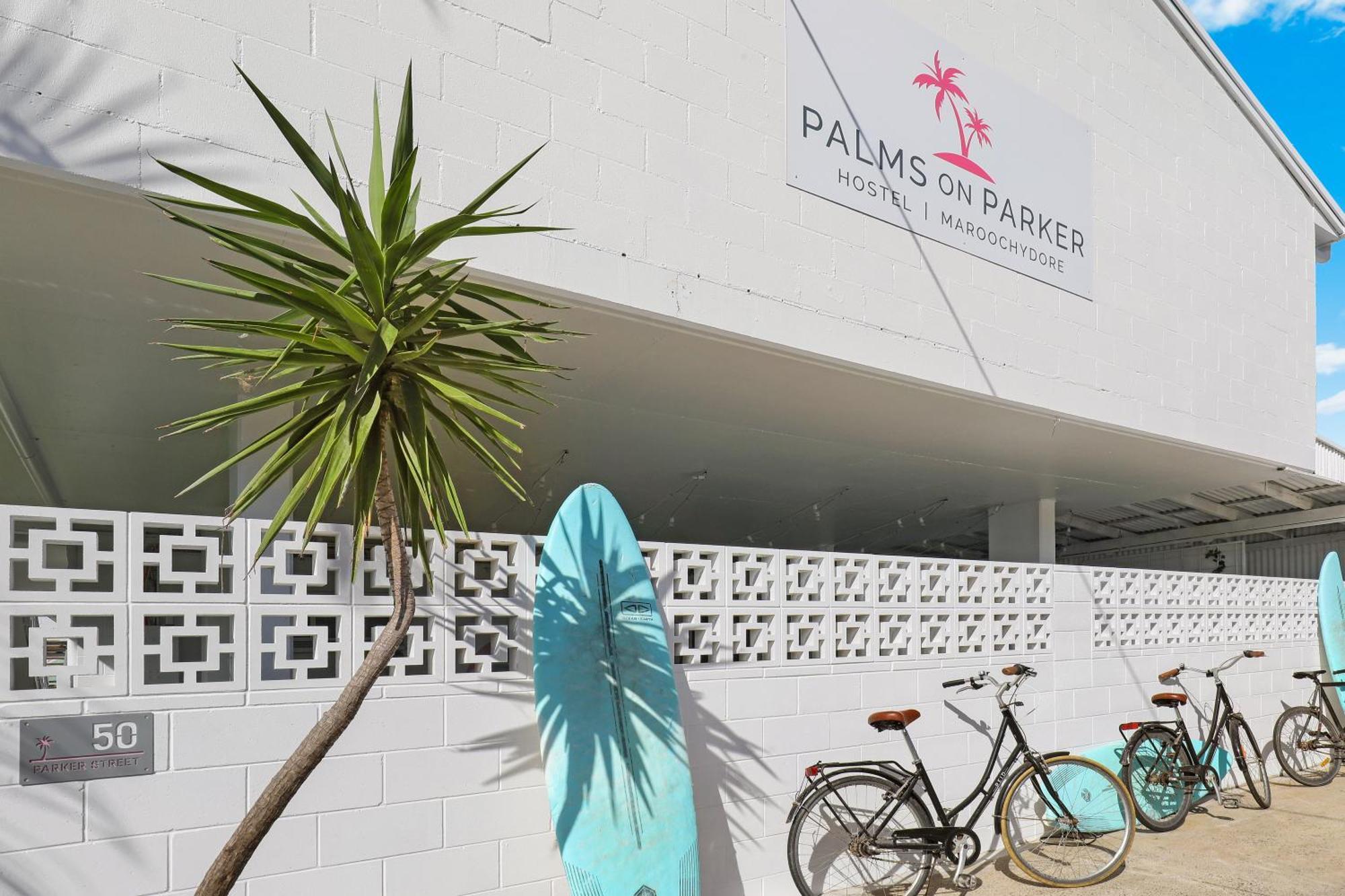 Palms On Parker Hostel Maroochydore Exterior photo